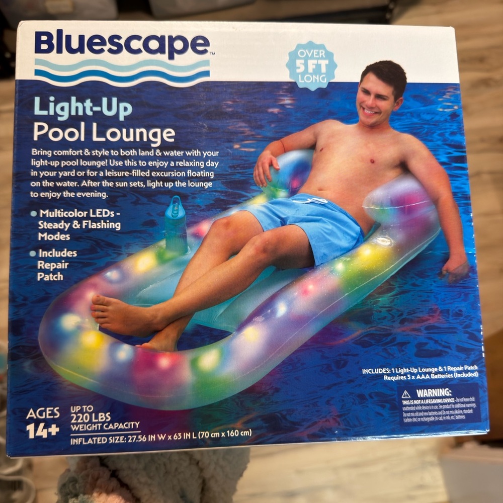Light-Up Pool Lounge with Multicolor LEDs